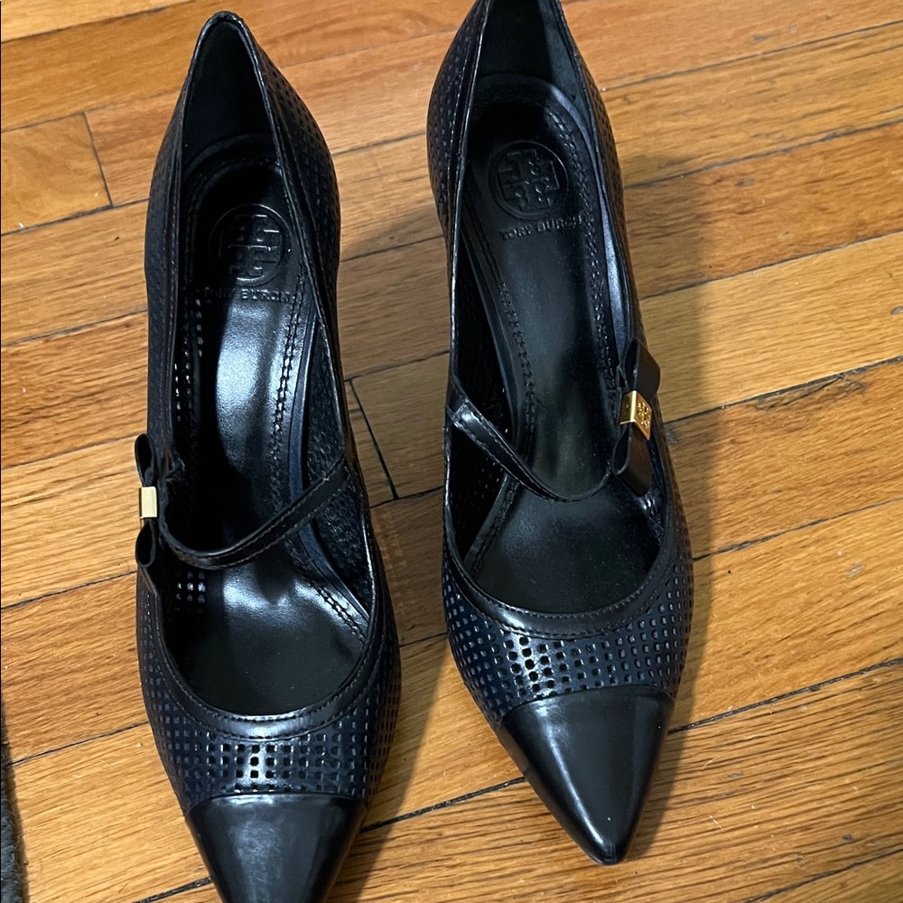 Tory Burch Navy Perforated Heels Size 8